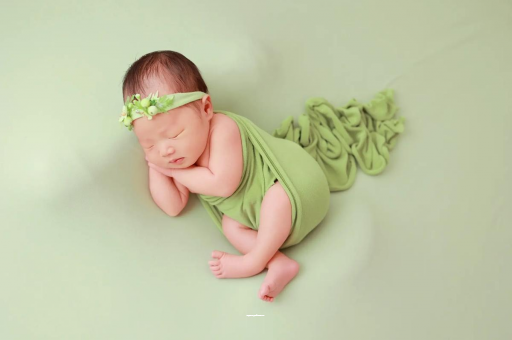 荆门宝宝趴着睡是积食吗